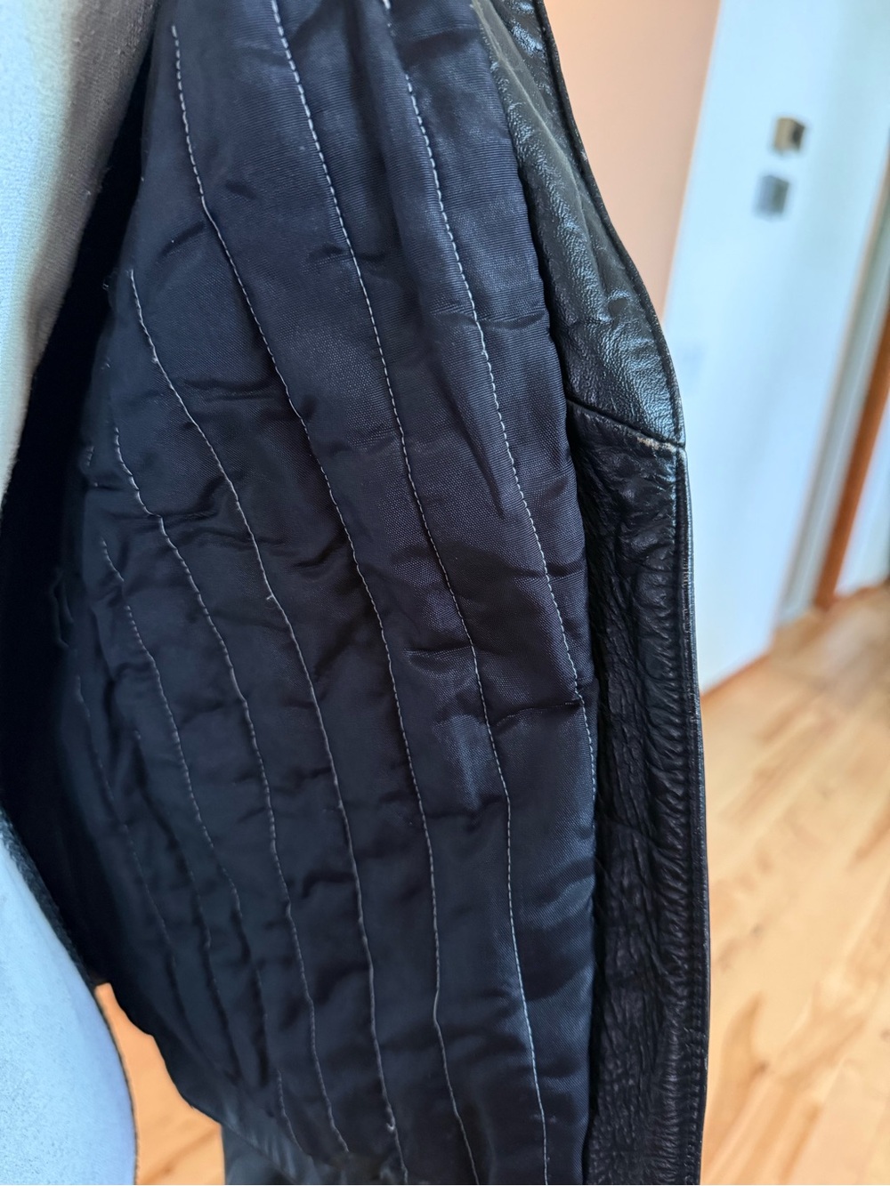 Vintage fringe leather jacket- concert wear- distressed and perfect - Picture 6 of 16